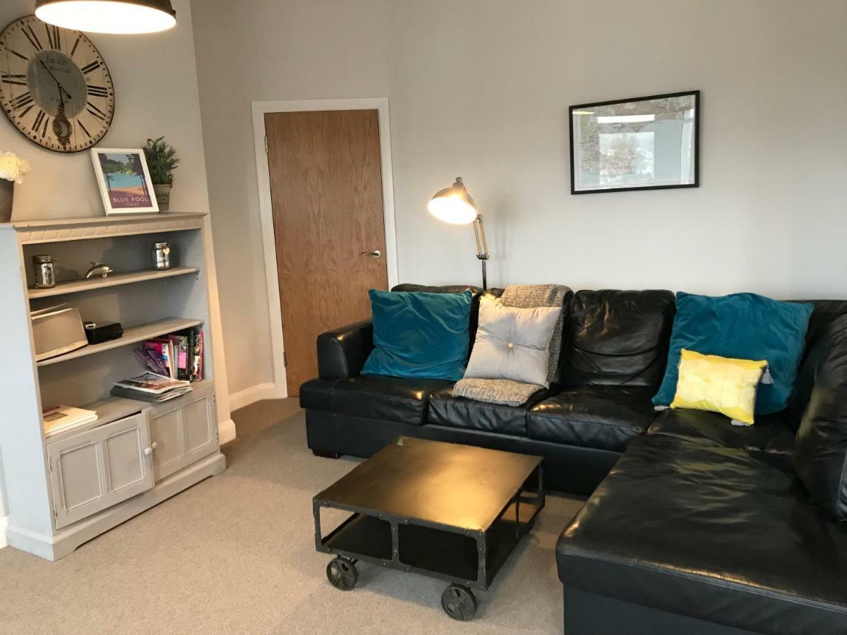Апартаменты Wight View, Flat 2 Rosslyn House Суонидж Экстерьер фото