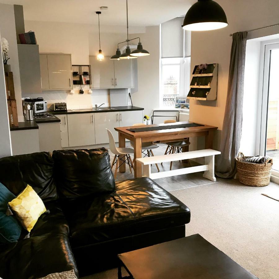 Апартаменты Wight View, Flat 2 Rosslyn House Суонидж Экстерьер фото