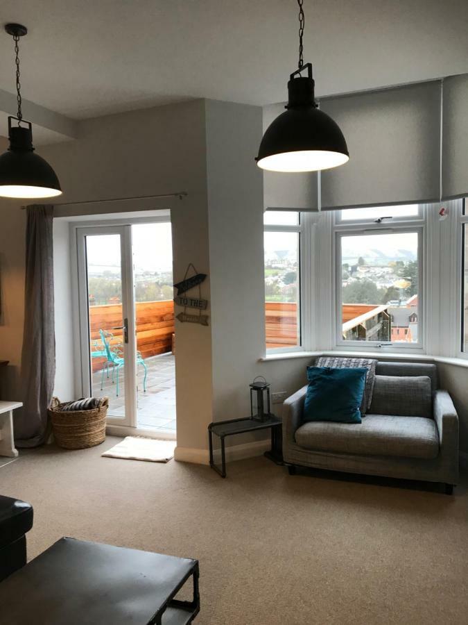 Апартаменты Wight View, Flat 2 Rosslyn House Суонидж Экстерьер фото