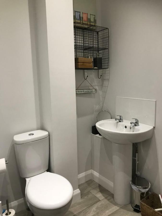 Апартаменты Wight View, Flat 2 Rosslyn House Суонидж Экстерьер фото