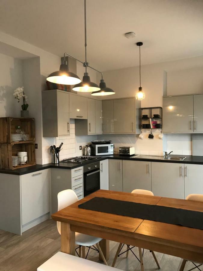 Апартаменты Wight View, Flat 2 Rosslyn House Суонидж Экстерьер фото