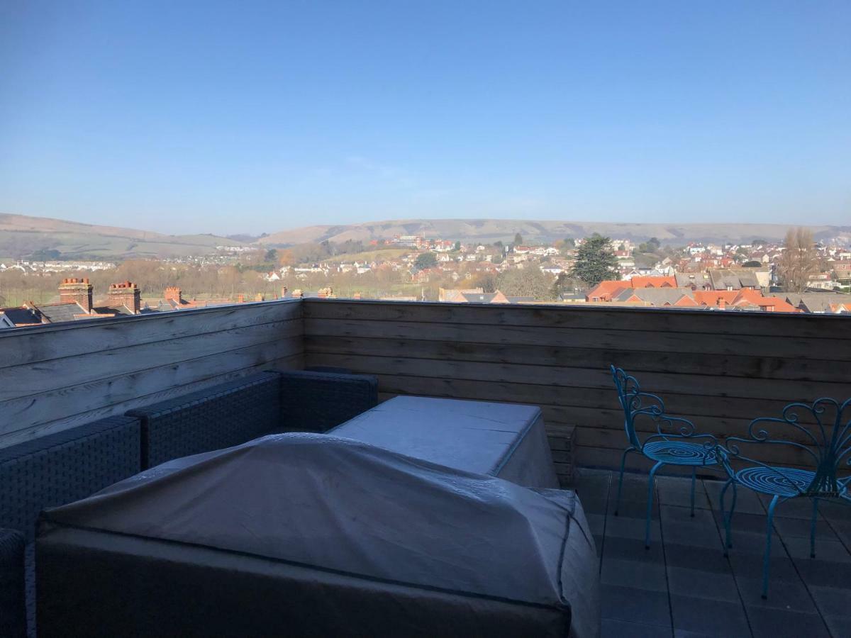 Апартаменты Wight View, Flat 2 Rosslyn House Суонидж Экстерьер фото