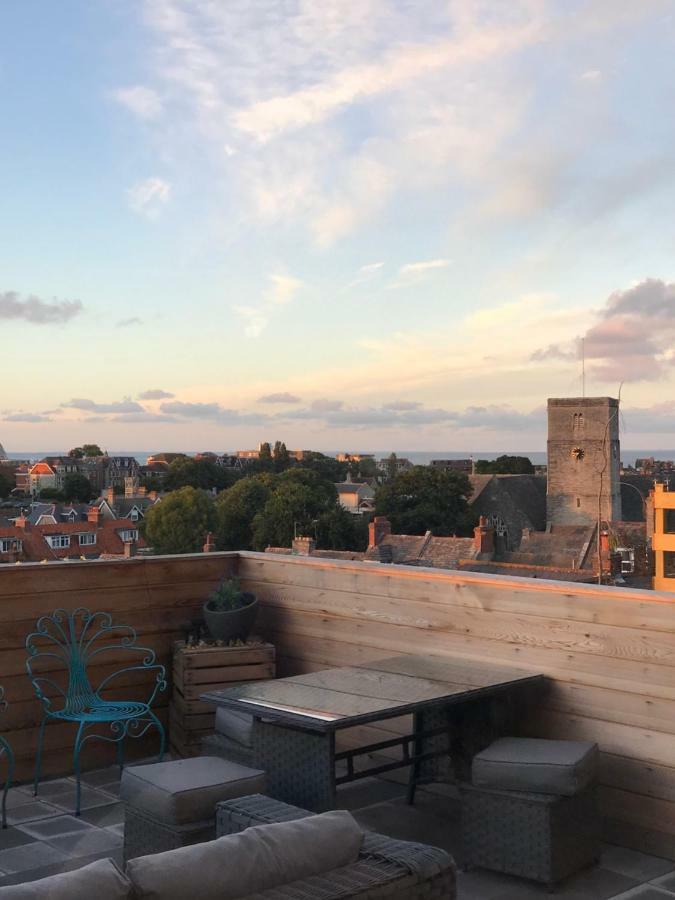 Апартаменты Wight View, Flat 2 Rosslyn House Суонидж Экстерьер фото